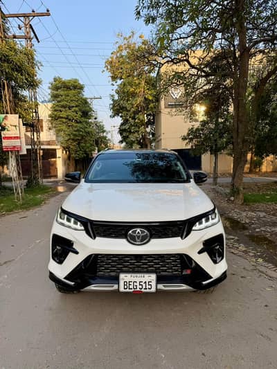 Honda Yaris City Cultus BRV Altis Revo V8 Self Drive Rent A Car Lahore