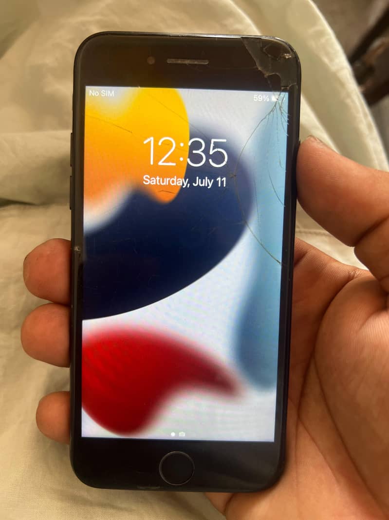 Apple iPhone 7 0