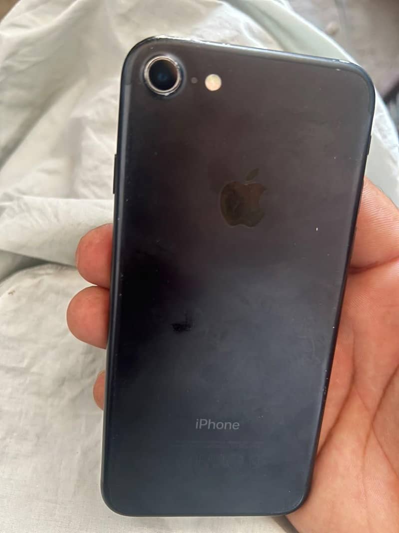 Apple iPhone 7 1