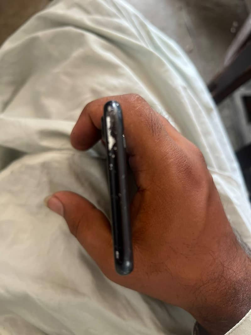 Apple iPhone 7 3