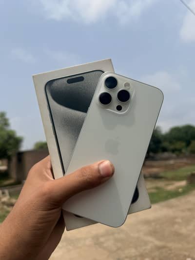 Apple iPhone 15 Pro Max white titanium rare colour with box