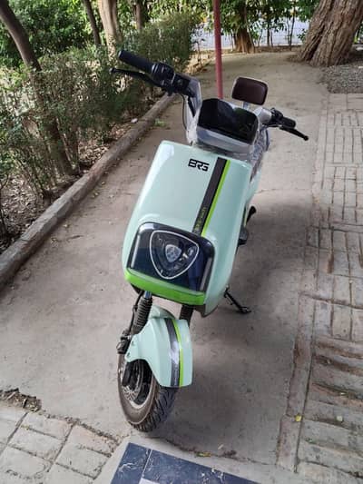BRG ELECTRIC SCOOTY