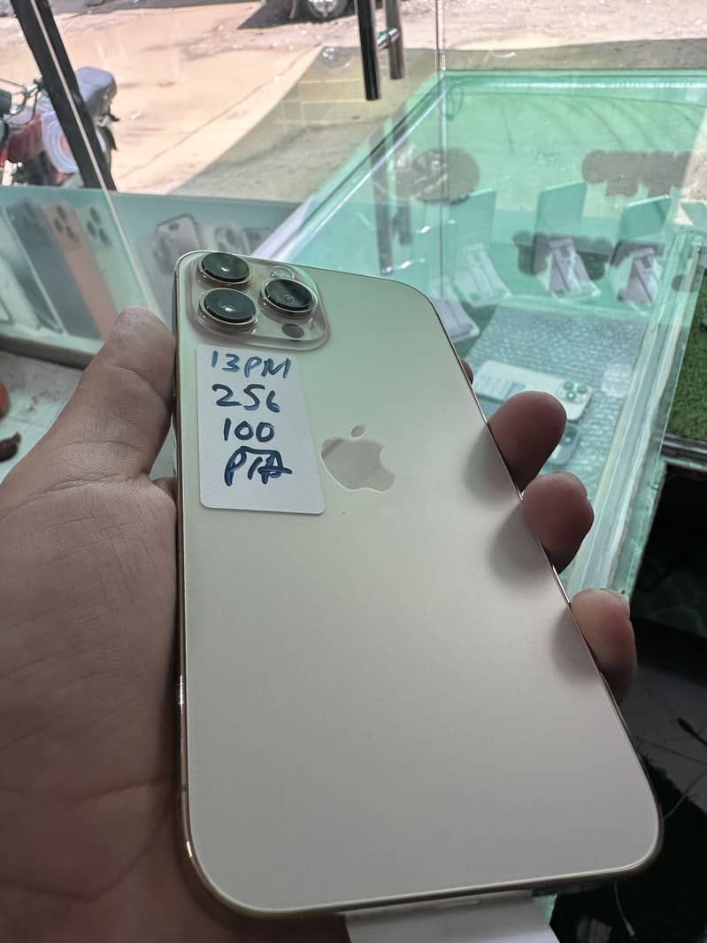 Apple iPhone 13 Pro Max 0