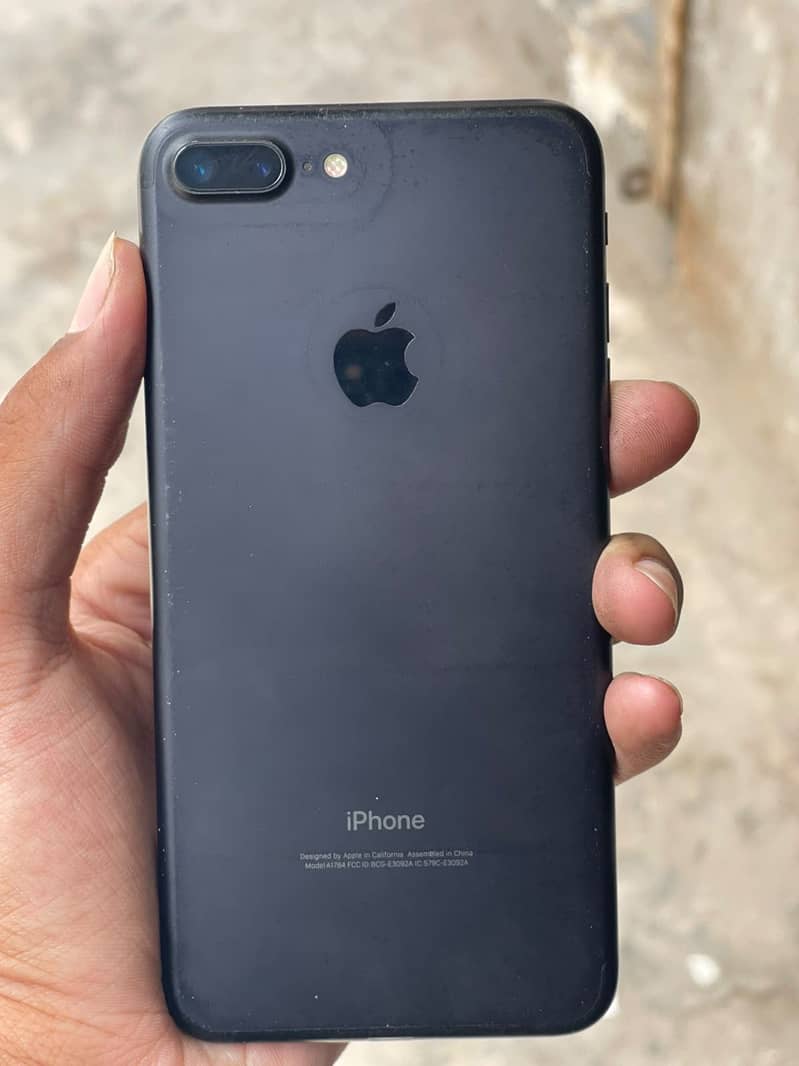 Apple iPhone 7 Plus 2