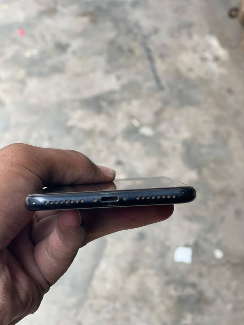 Apple iPhone 7 Plus 6