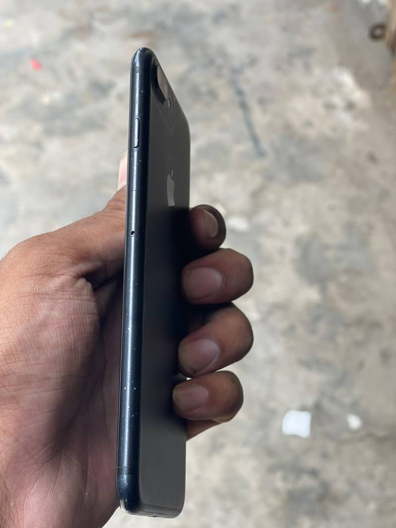 Apple iPhone 7 Plus 8