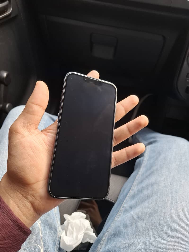 Apple iPhone 13 2