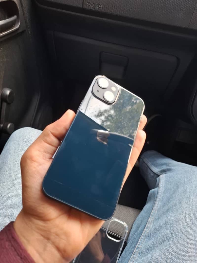 Apple iPhone 13 4