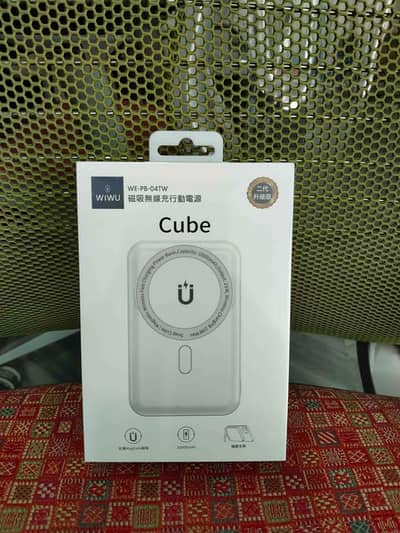 Cube wireless Fast Charging power Bank 10,000MAh