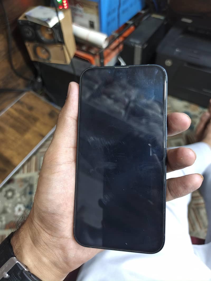 Apple iPhone 13 1