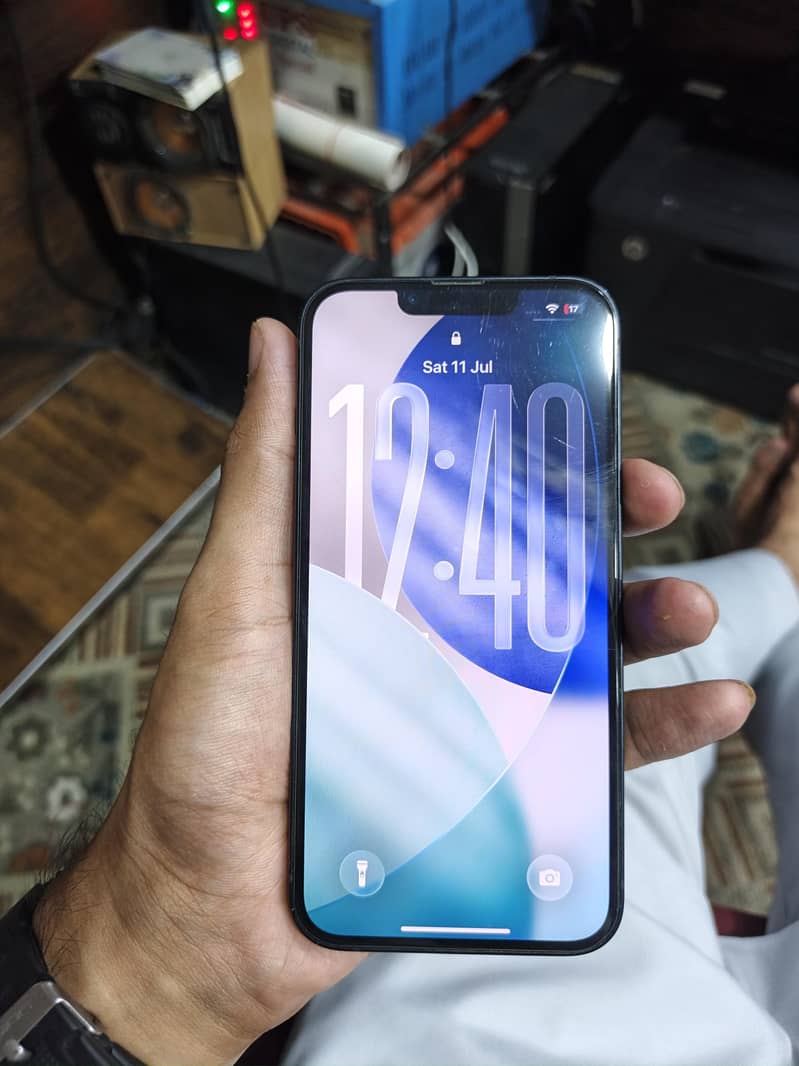 Apple iPhone 13 2