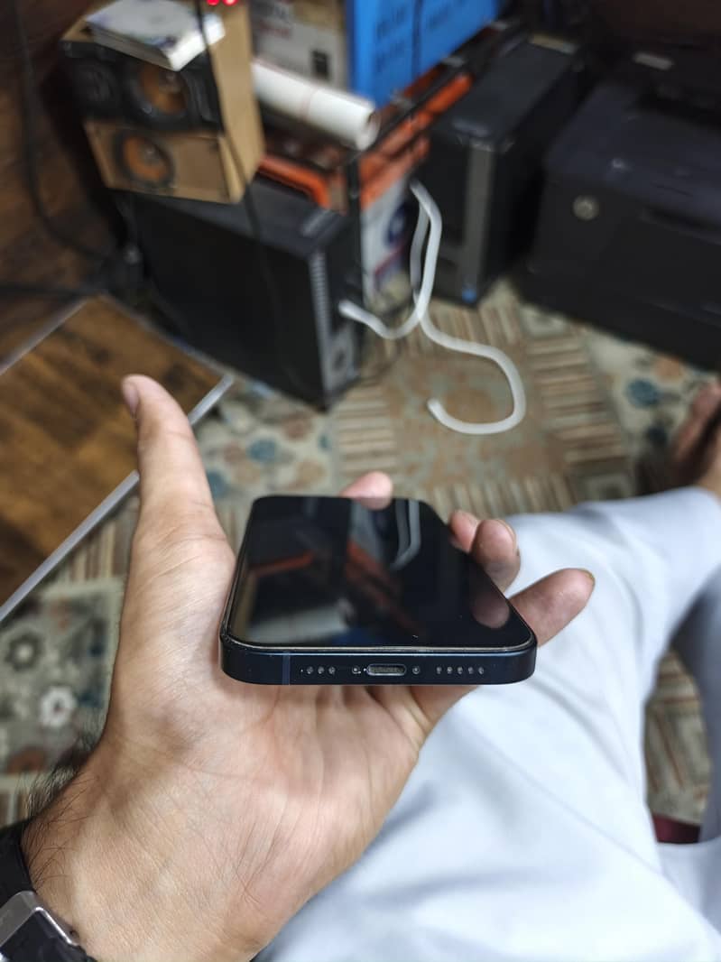 Apple iPhone 13 3