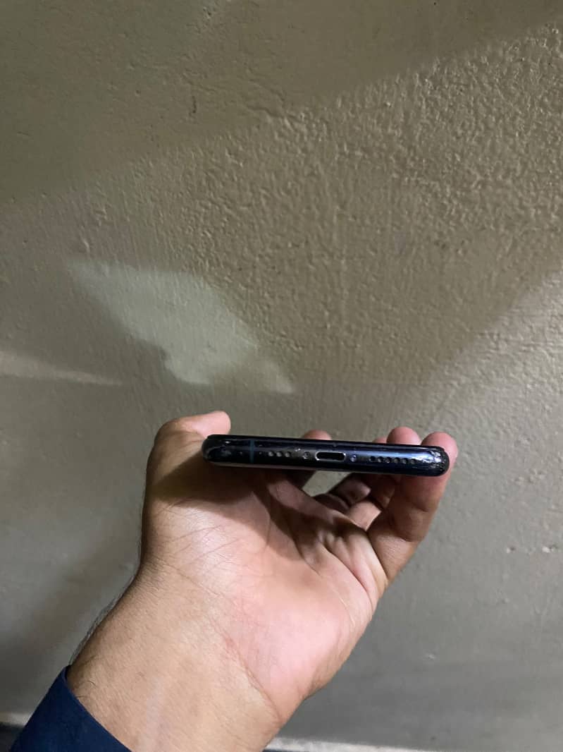 Apple iPhone 11 Pro 2