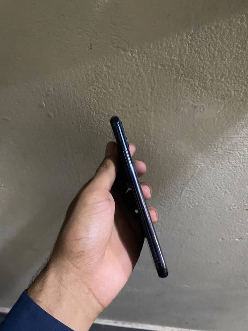Apple iPhone 11 Pro 3