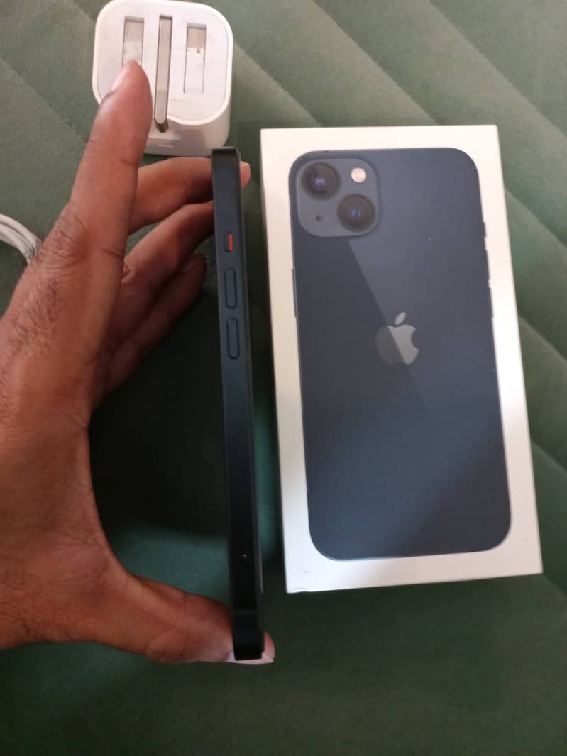 Apple iPhone 13 1