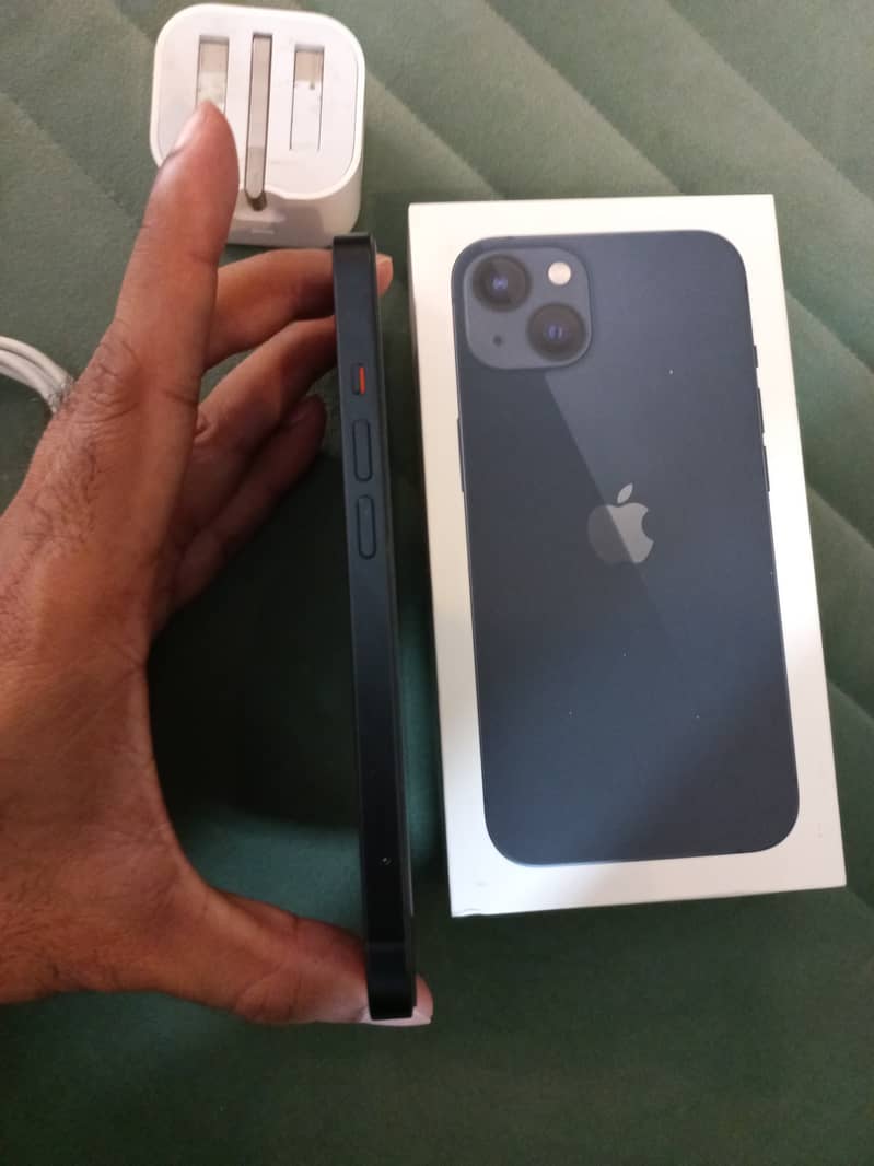 Apple iPhone 13 2
