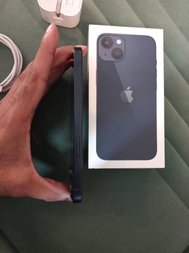Apple iPhone 13 5