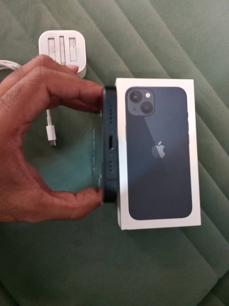 Apple iPhone 13 6