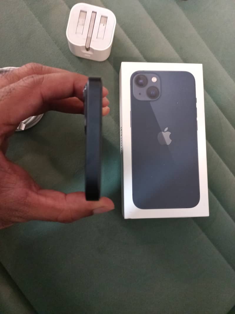 Apple iPhone 13 7