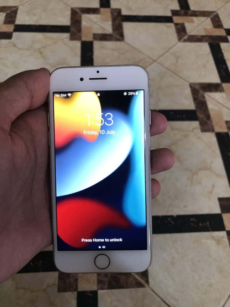Apple iPhone 7 0