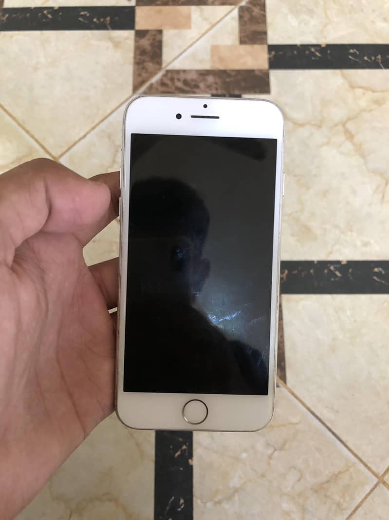 Apple iPhone 7 1