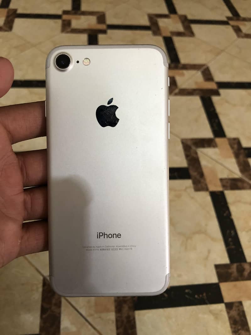 Apple iPhone 7 2