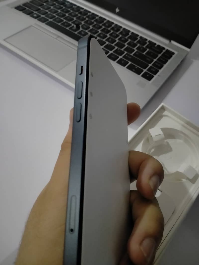 Apple iPhone 13 1