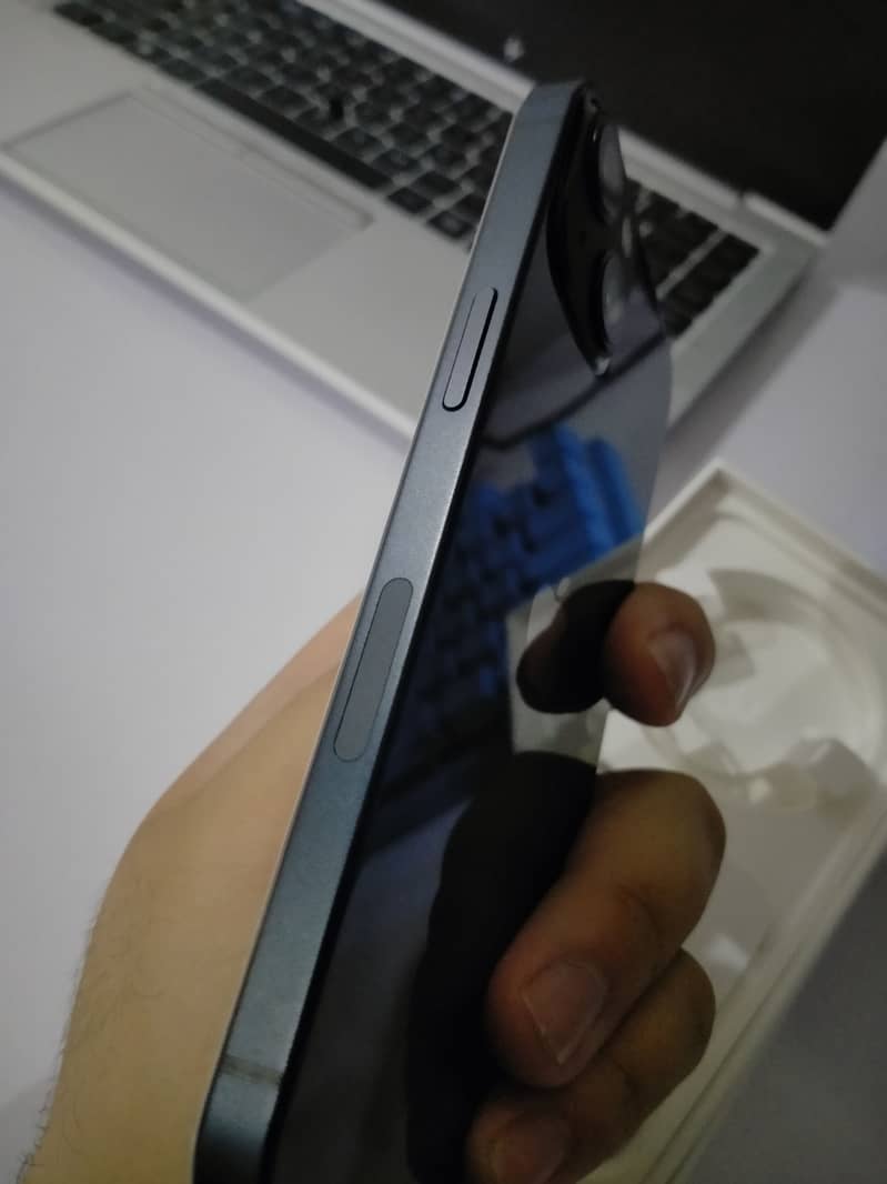 Apple iPhone 13 7