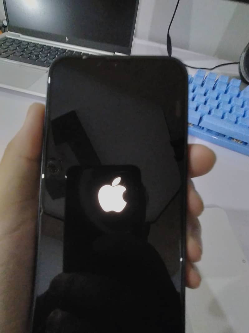 Apple iPhone 13 9