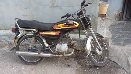 bike for sale good condition oil average very good contact 03045061065