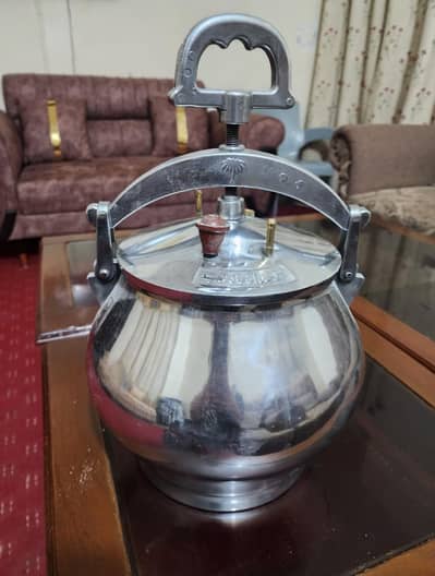 Irani pressure cooker and food steamer