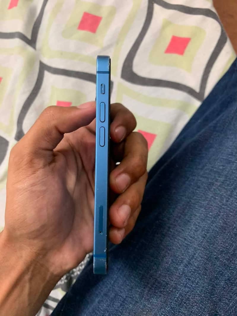 Apple iPhone 13 mini 4