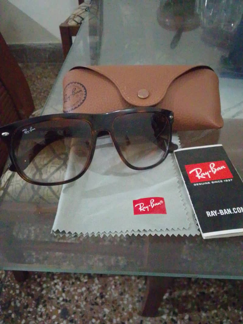 Sunglasses 0