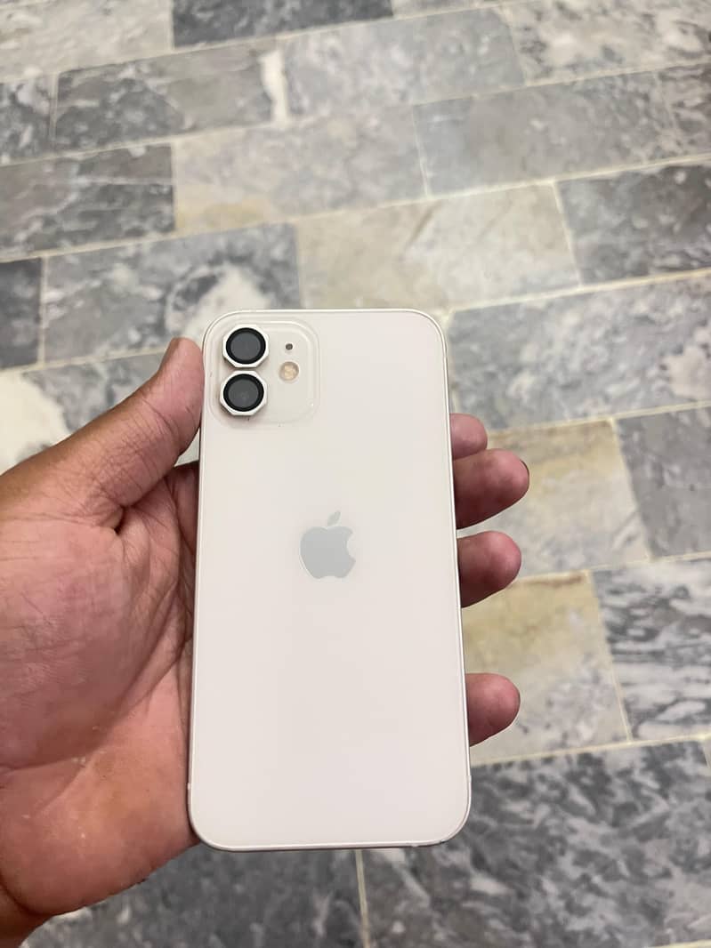 Apple iPhone 12 3