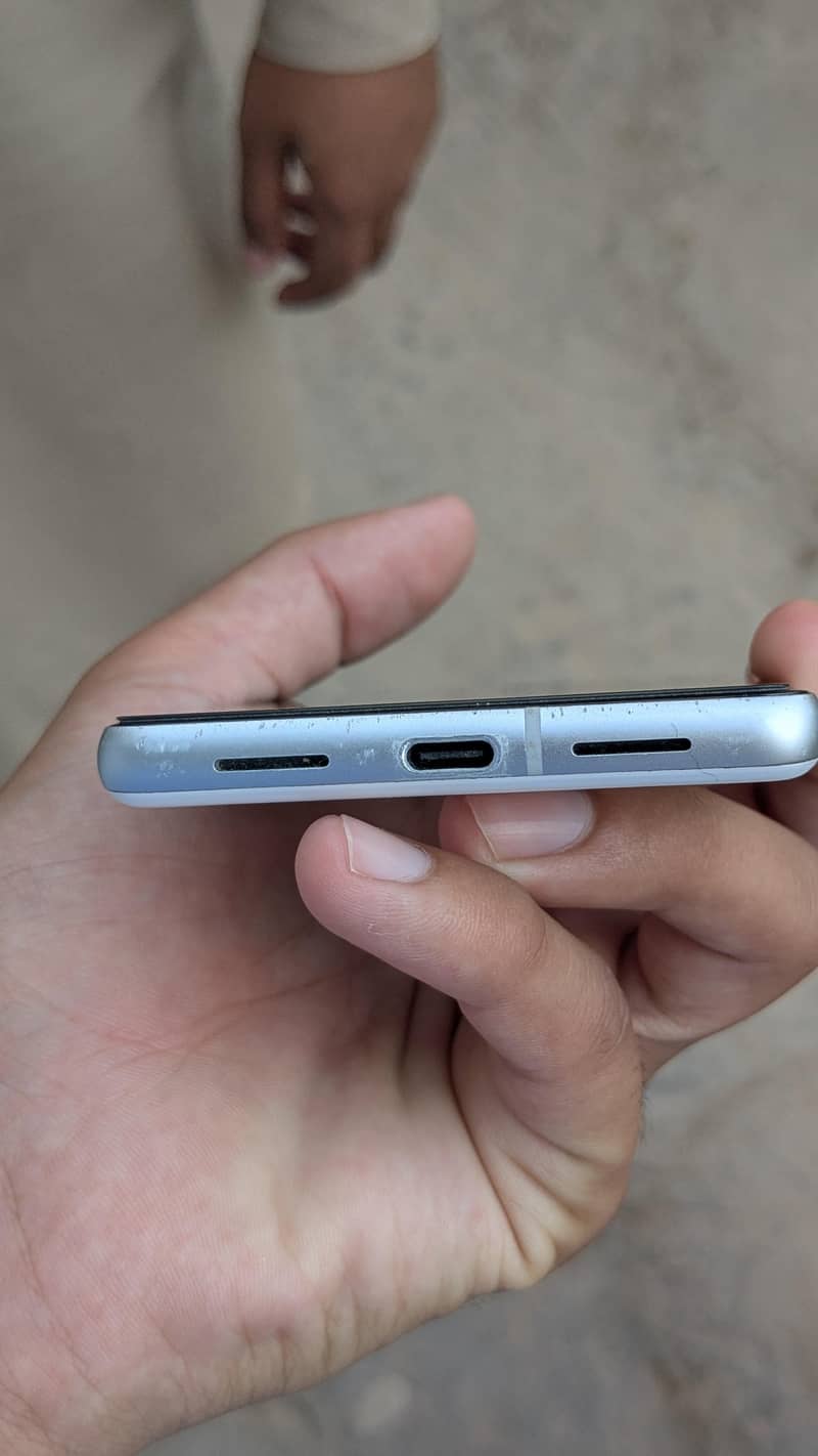 Google Pixel 7 4