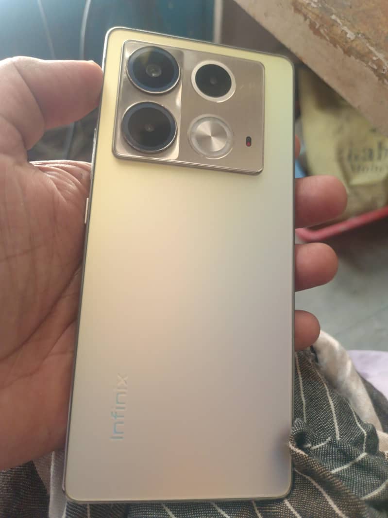 NOTE 40 FULL BOX 0
