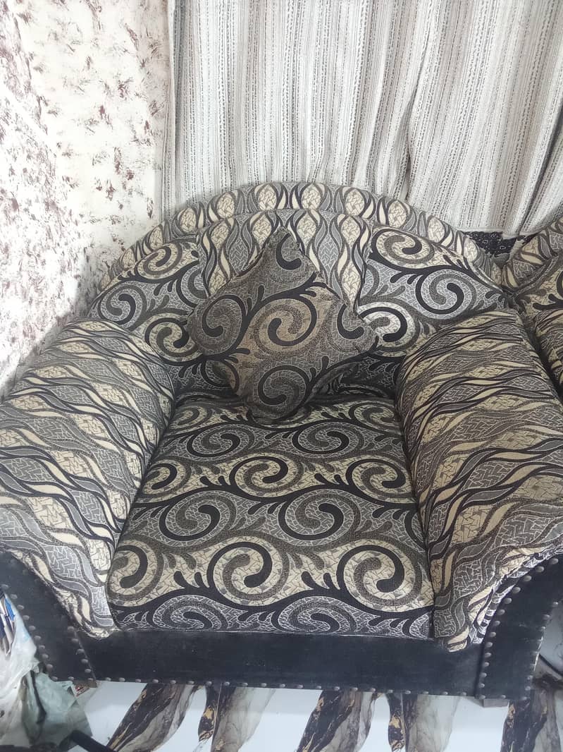 7 seaters sofa set with centre table 5