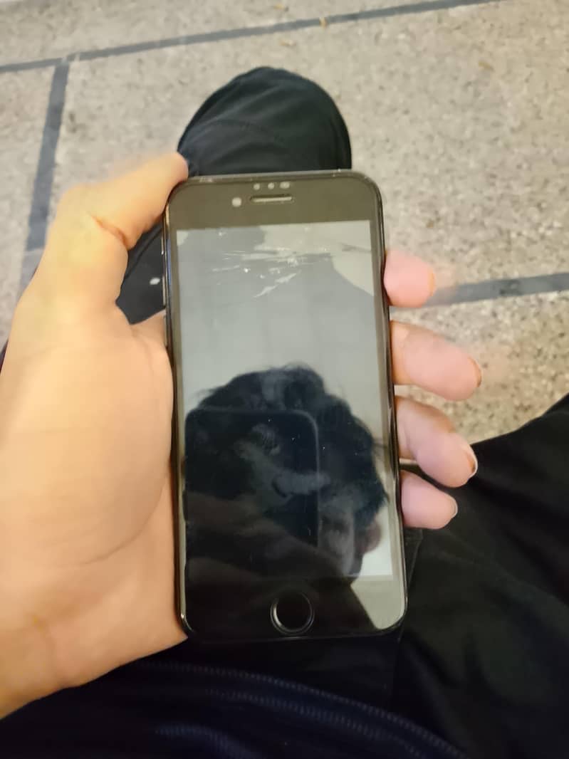 Apple iPhone 8 4