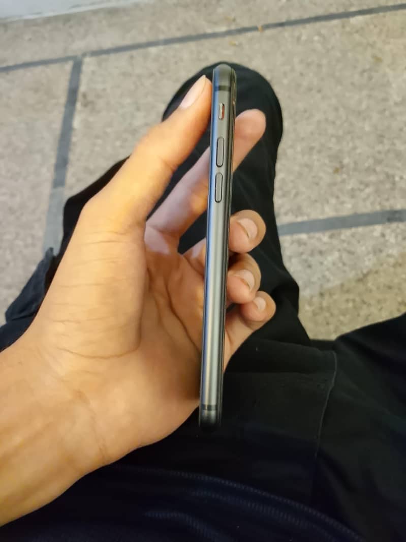 Apple iPhone 8 5