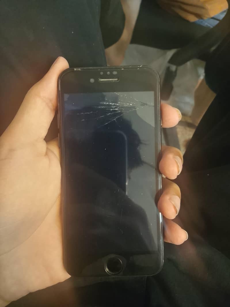 Apple iPhone 8 6