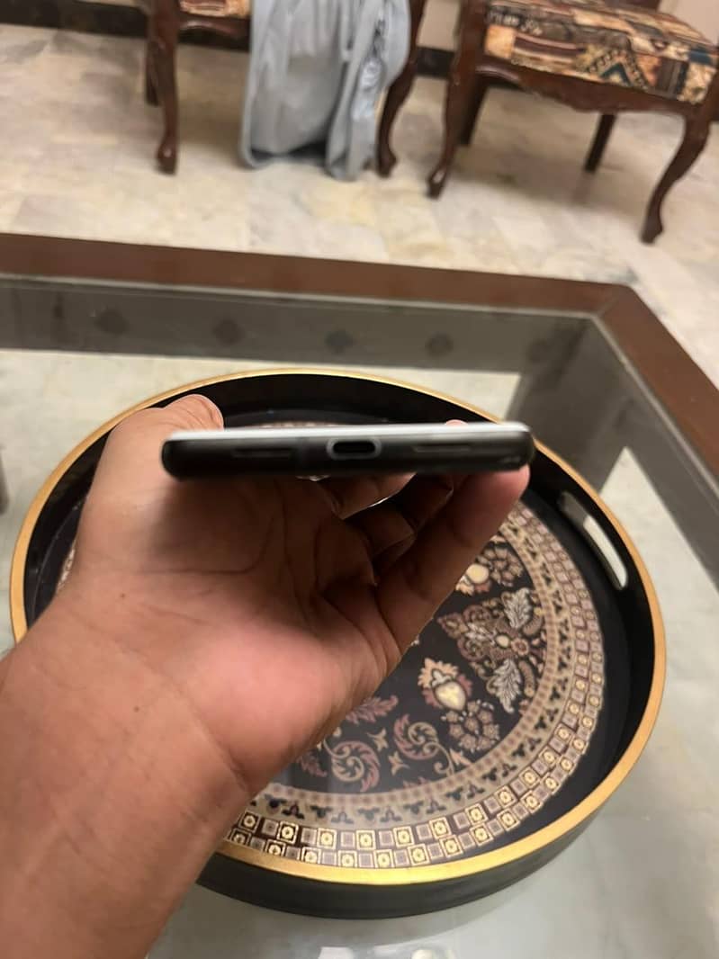 Google Pixel 6 4