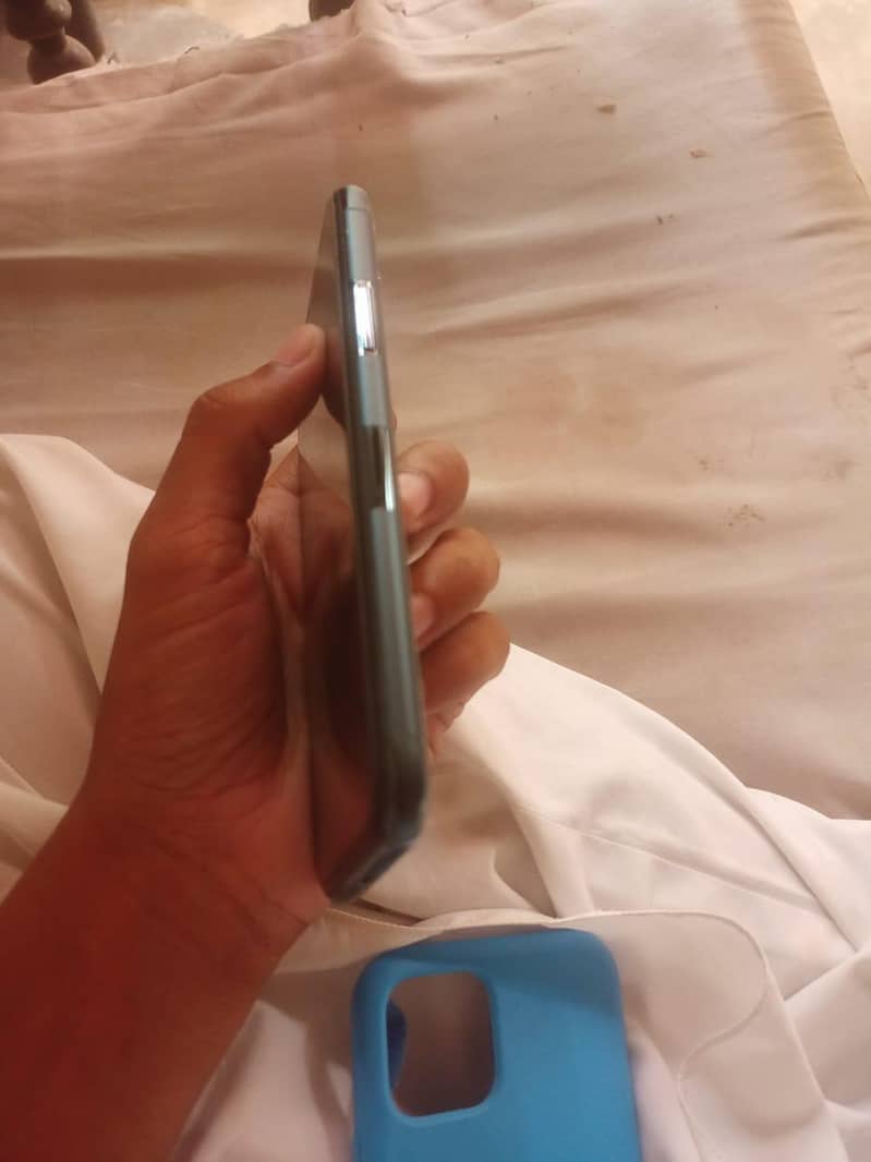 Apple iPhone 11 Pro 1