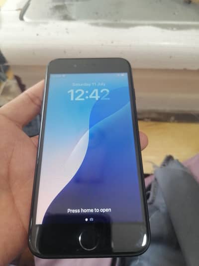 Apple iPhone SE