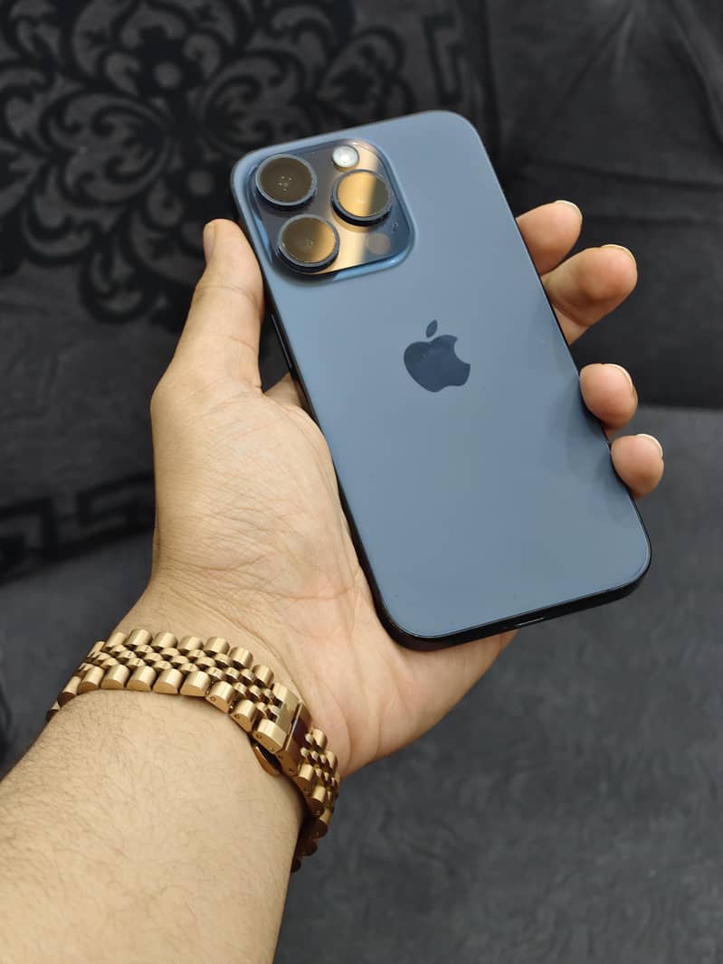 Apple iPhone 15 Pro 0