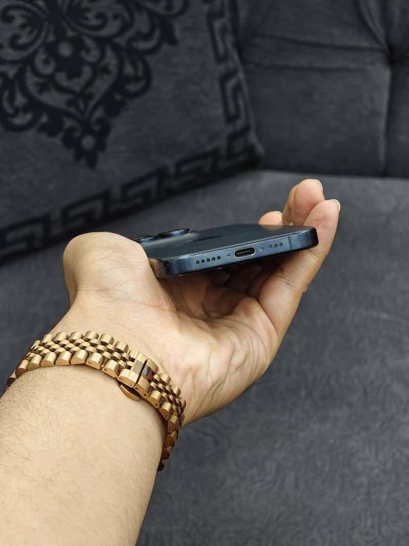 Apple iPhone 15 Pro 1
