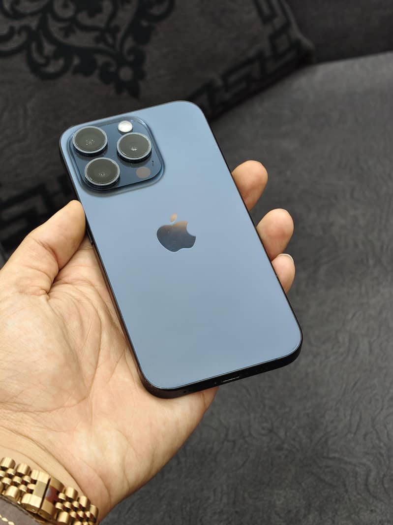 Apple iPhone 15 Pro 2