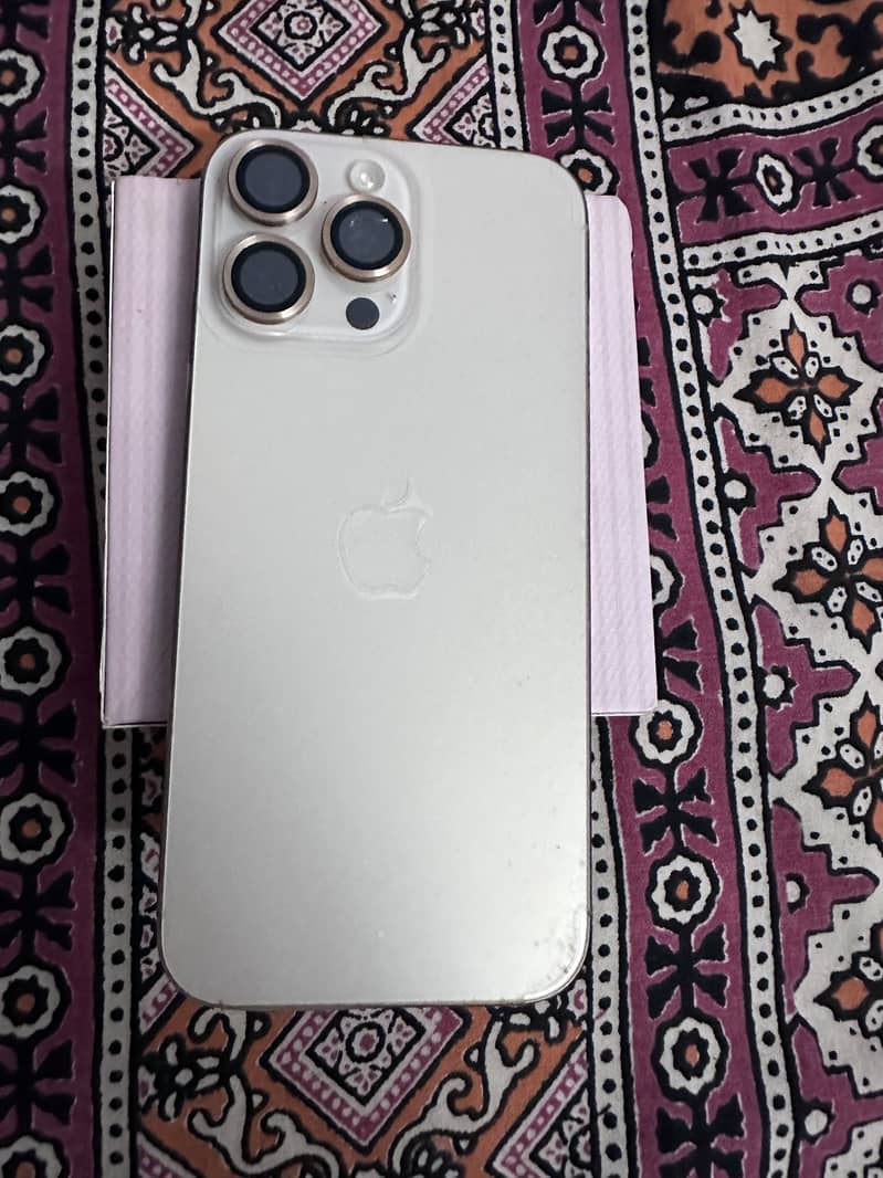 Apple iPhone 16 Pro Max 7