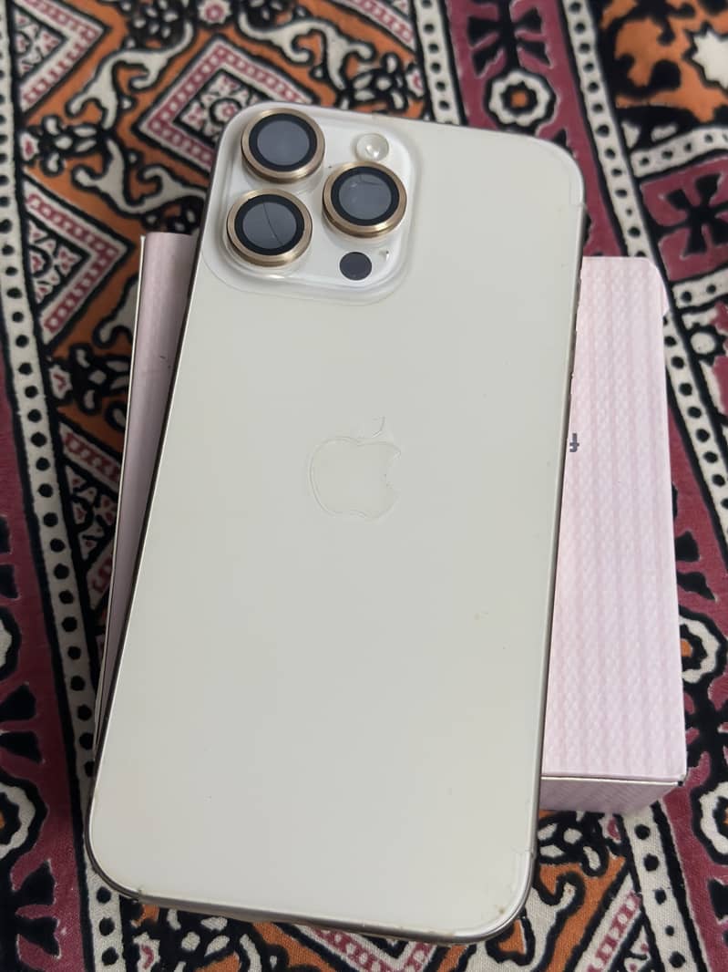 Apple iPhone 16 Pro Max 11