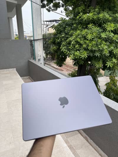 Macbook Pro M3 Pro Chip (18/512)