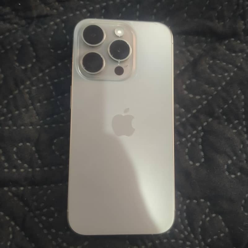 Apple iPhone 15 Pro 0